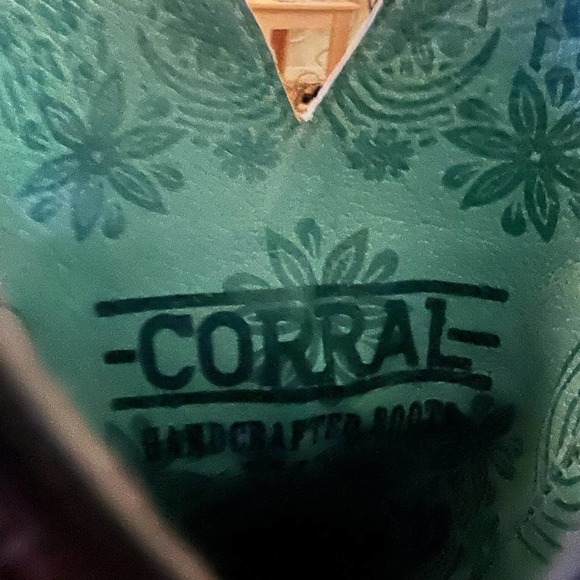 Corral C3537 studded distressed black & cami boots SZ. 6 #008 - Picture 2 of 10